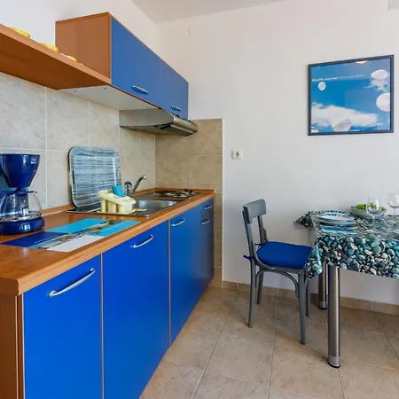 Loncaric Apartamento *