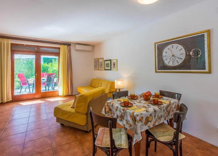 Loncaric Apartman *